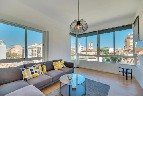 LXR Vistahermossa 3BDR. Apt Next to sea