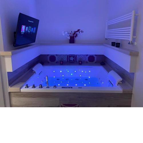 MAD SUITES & APARTMENTS