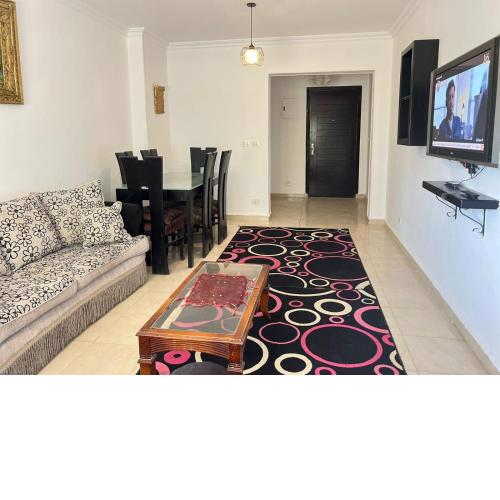 Madinaty, Apartment families and couples only