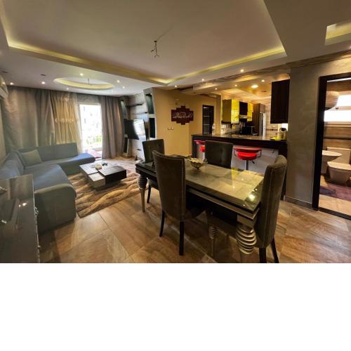 شقة كاملة غرفتين في مدينتى Madinaty inn B7