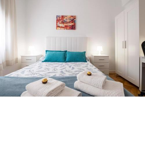 Madrid center room just 7 minutes or 4 metro stops