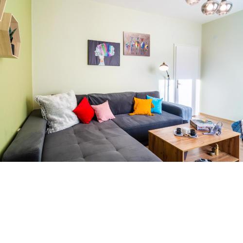 Madrid spacious, quiet family Apt on ground floor