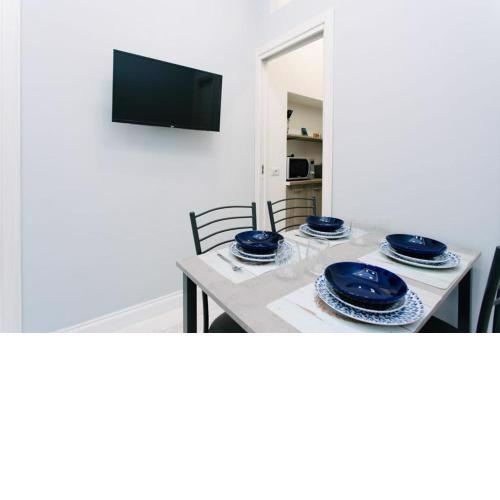 Magda Suite