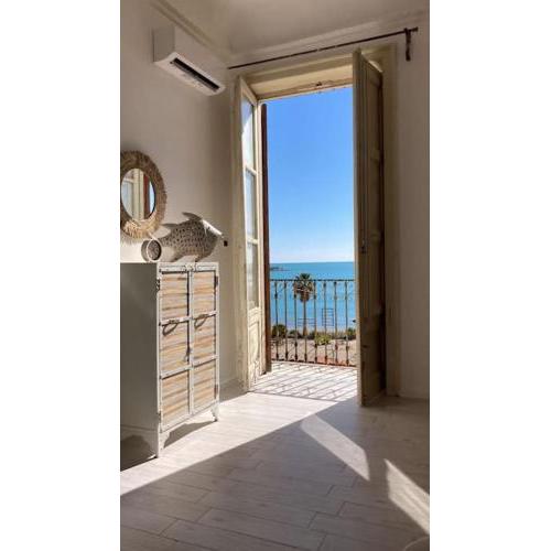Magellano Suite. Fronte Mare + Free Park + Wi-Fi