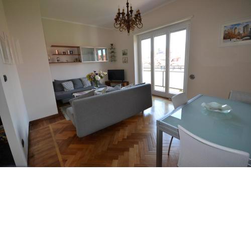 Magenta Apartment
