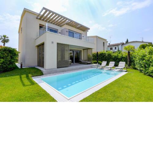 Magic Bay Villa