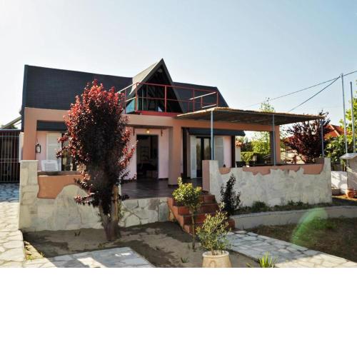 Magic House in Agio Mama