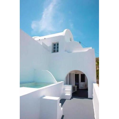 Magical Santorini Villa 1 Bedroom Deluxe Suite Beautiful Sea Views Air-Conditioning Finikia