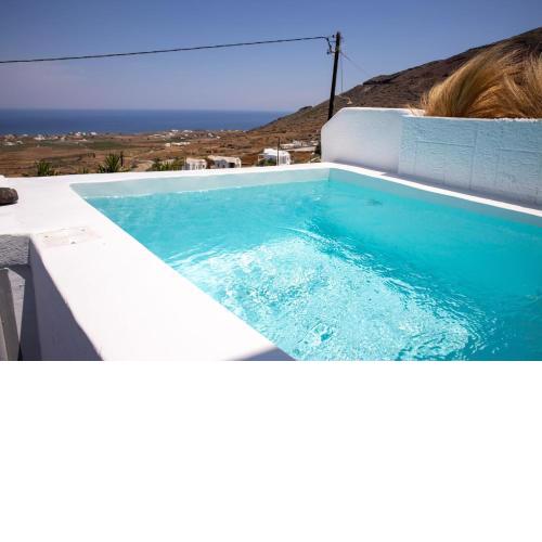 Magical Santorini Villa 1 Bedroom Honeymoon Suite Beautiful Sea Views Outdoor Plunge Pool Jetted Tub Finikia