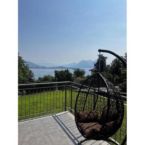 MagicView Baveno apartment with garden and lake view