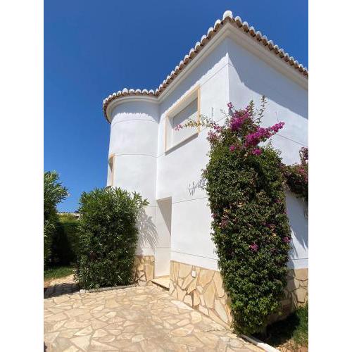 Magnífica Villa a 30m del mar en Carrer Velazquez