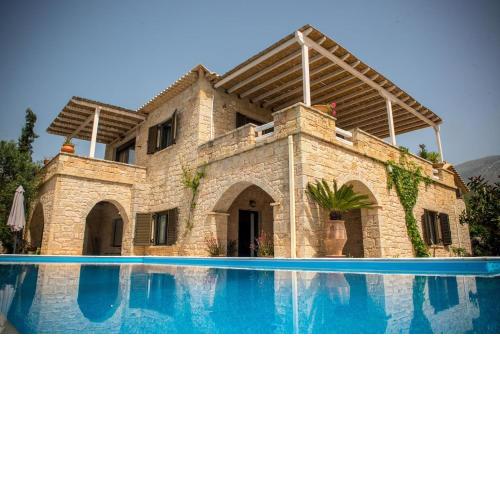Magnificent, Authentic Private Villa and the Guest house