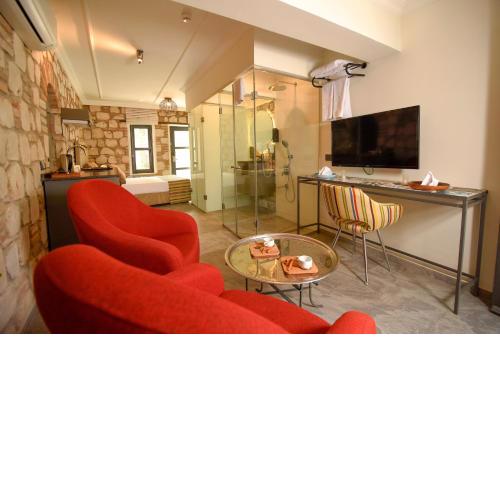 Magnificent Flat with Patio near Hadrian's Gate