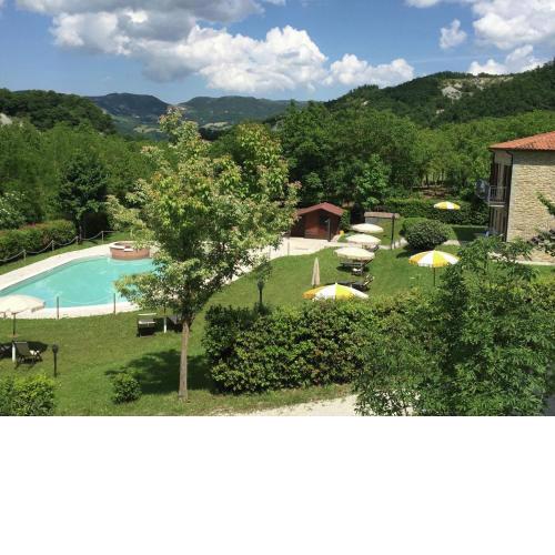 Magnificent Mansion in Apecchio with Swimming Pool