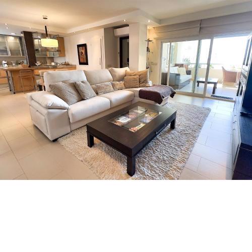 Magnificent One Bedroom Apartment in Marbella Center with Parking.