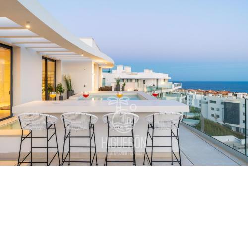 Magnificent penthouse Private Pool BBQ