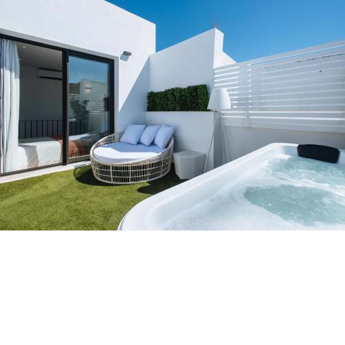 Magno Apartments Alameda 1851 Penthouse - Private terrace and jacuzzi