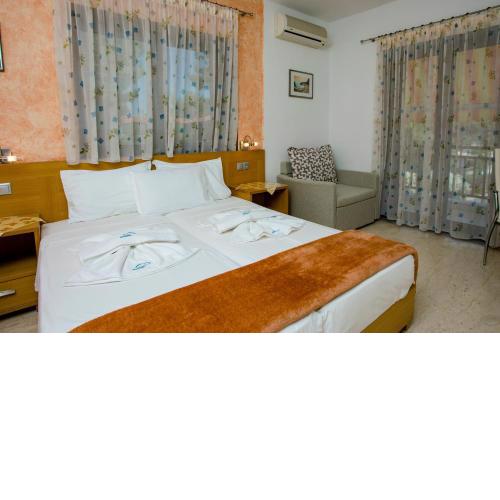 Maik Apartments