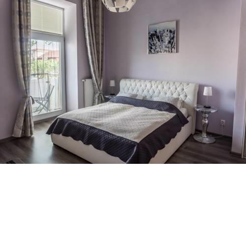 Main Square Apartment