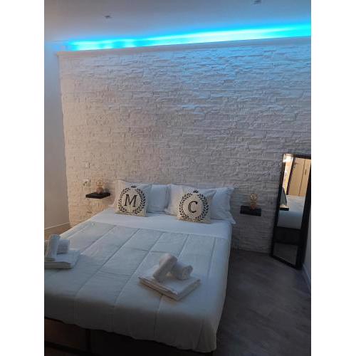 MAISON CHIC