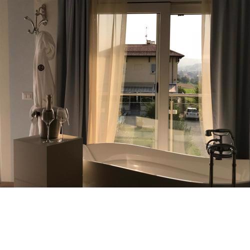 Maison Petit Perlage B&B and Champagne