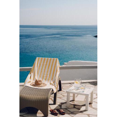 Maison Simone with private heated infinity pool & spectacular sea view