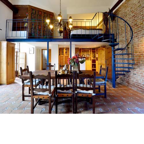 Maisonette Count 65 - Slightly Different Apartment