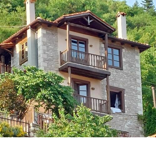 Maisonette Korfes-Κορφές-Μ Δύο Αυτόνομοι Όρoφοι της Βίλας Κορφές για Οικογένειες και μικρές Παρέες