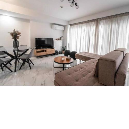 Maisonette TWO overlooking Stavros Niarchos park