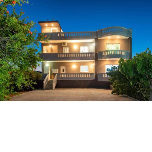 Majestic Villa