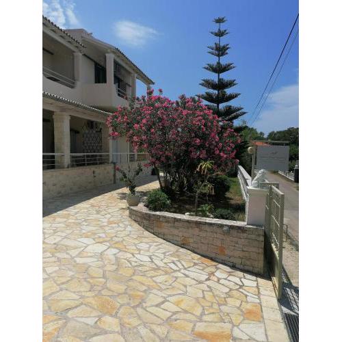 Makis Apartments