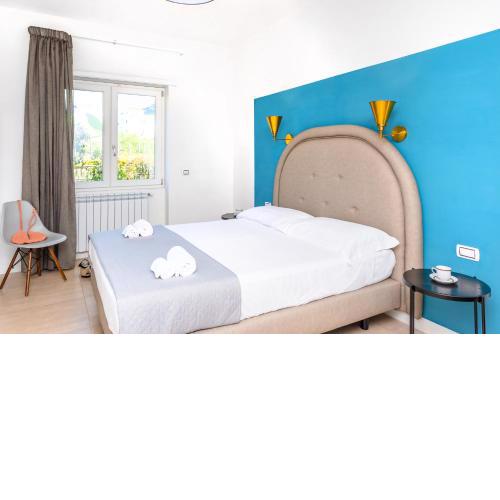 Mako Sorrento Suites