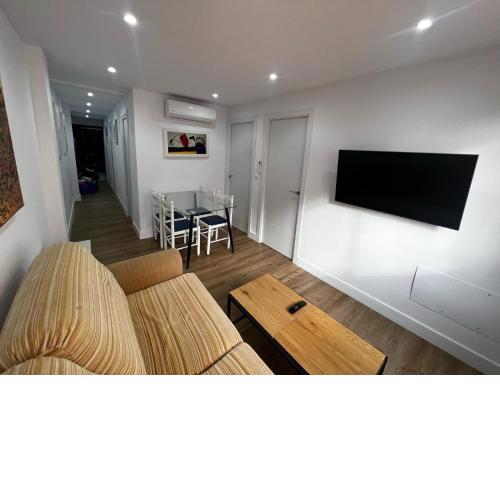 Malaga Train Station- M Zambrano Deluxe Apartment