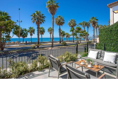 Malagueta Beach Front Luxury Apartment by Rent Me