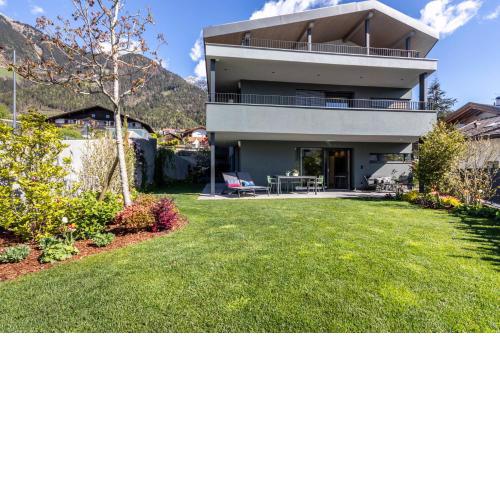 Mali Apartments Garden Suite