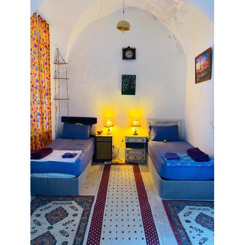 MAli nin evi
