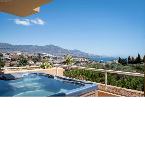 Malibu Mansions by the beach by ALFRESCO STAYS