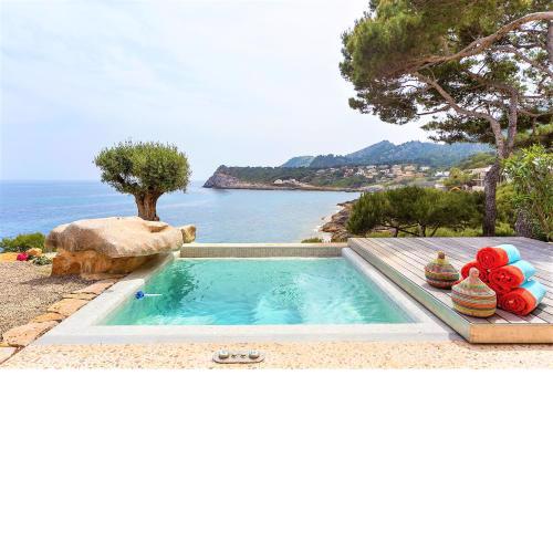 Mallorca front line property direct access to sea 8 pax