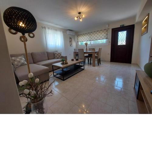 Mandola suite
