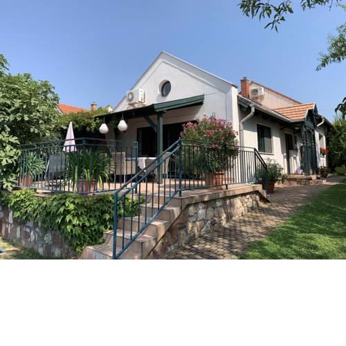 Mandula House