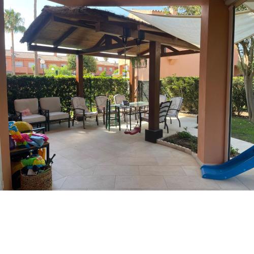 Manilva Beach: Your Costa del Sol Getaway!