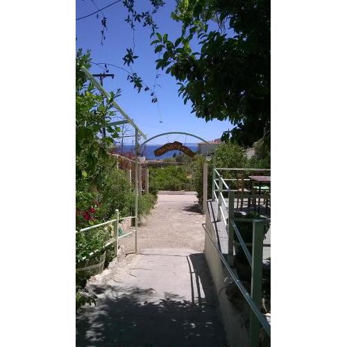 Manoleas Rooms to Let