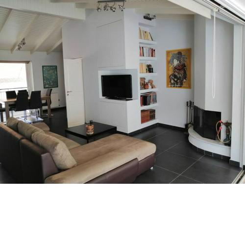 Manolis Loft