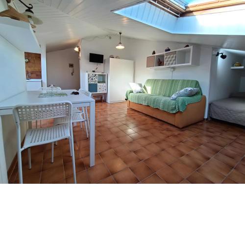 Mansard apart Alba - Sea 5 Terre-trekking-excursions-relax