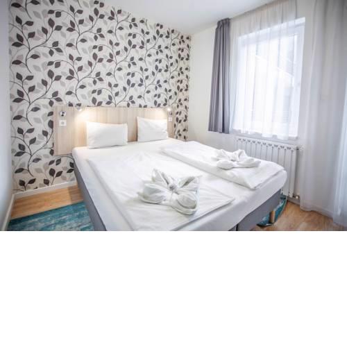 Maple Tree Budget Apartments