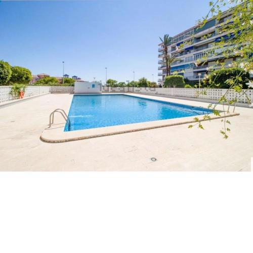 Mar, piscina y diversión para niños y mayores