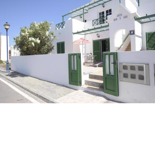 Mar y Sol 1 with terrace, close to the sea
