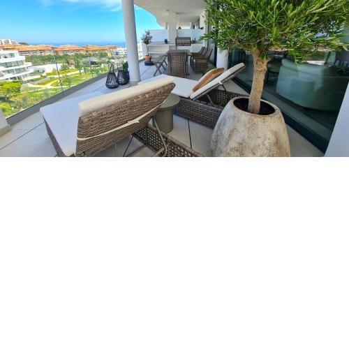 Mara's Apartments- Scandinavian Luxury- Sea View