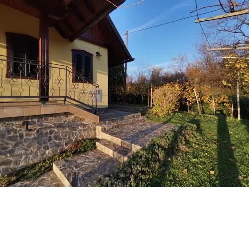 Mara's Vineyard House