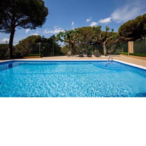 Maravillosa casa con piscina grande y bosque